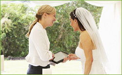 How to Become a Wedding Planner