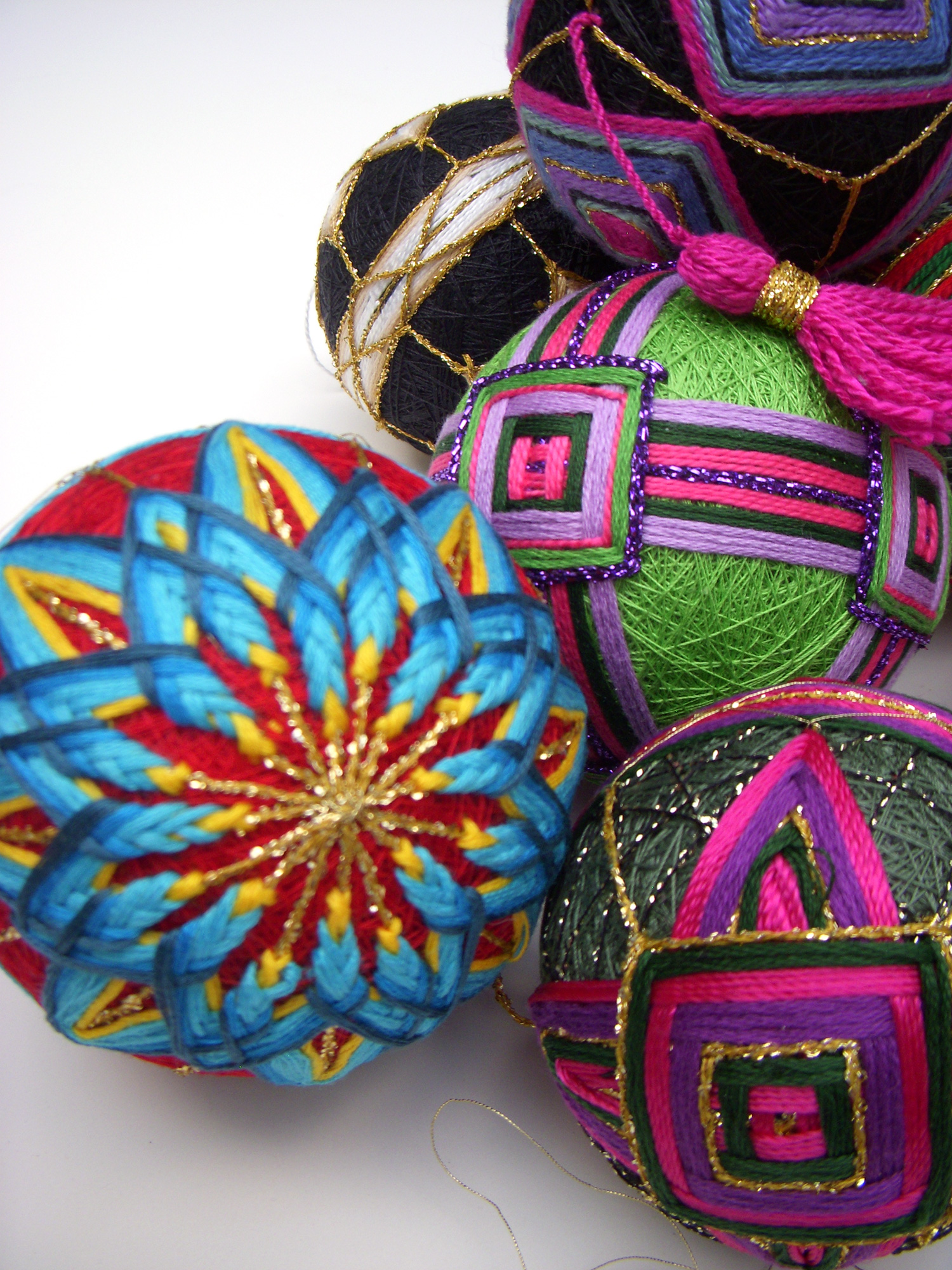 temari-balls-01.jpg