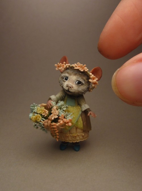 sculpt-miniature-mouse-02.jpg