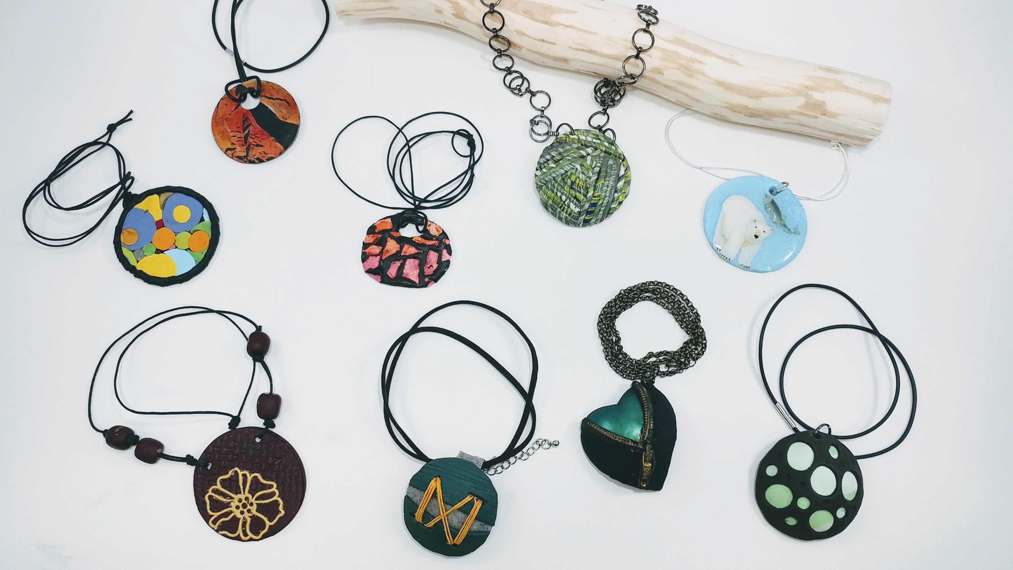 round-polymer-clay-necklaces-02.jpg